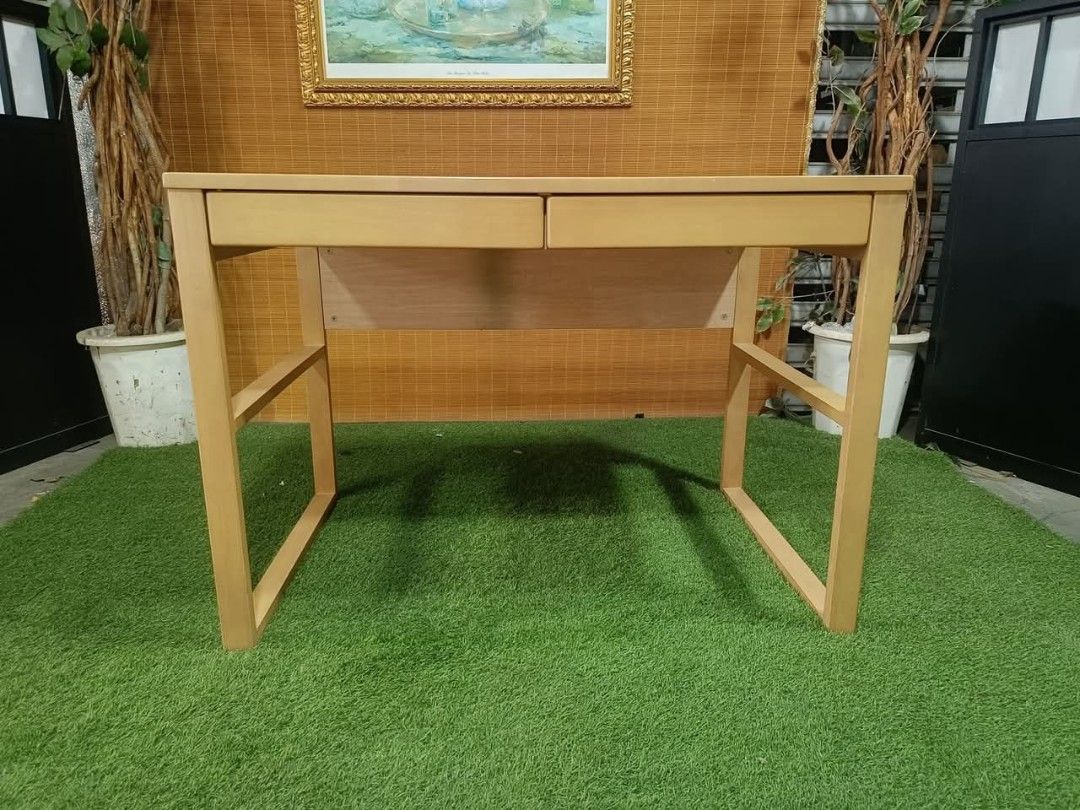 study table (Category: Tables & Sets) located in Valenzuela. Submitted by jenelyn6 (Listing ID 1355369096, Image 1). Description: 😍SOLID WOOD!! MODERN!! SUPER KINIS!!😍 Modern Study / Office Desk Table with Drawers SOLID WOOD, Heavy-duty, Super Kinis Price : 8500 41L x 26W x 30H inches In VERY good condition Code HOMEBOSS 619.