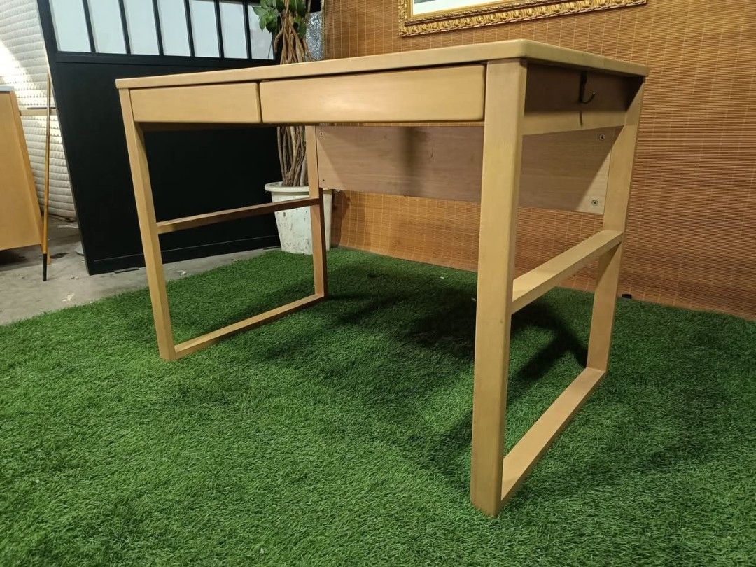 study table (Category: Tables & Sets) located in Valenzuela. Submitted by jenelyn6 (Listing ID 1355369096, Image 3). Description: 😍SOLID WOOD!! MODERN!! SUPER KINIS!!😍 Modern Study / Office Desk Table with Drawers SOLID WOOD, Heavy-duty, Super Kinis Price : 8500 41L x 26W x 30H inches In VERY good condition Code HOMEBOSS 619.