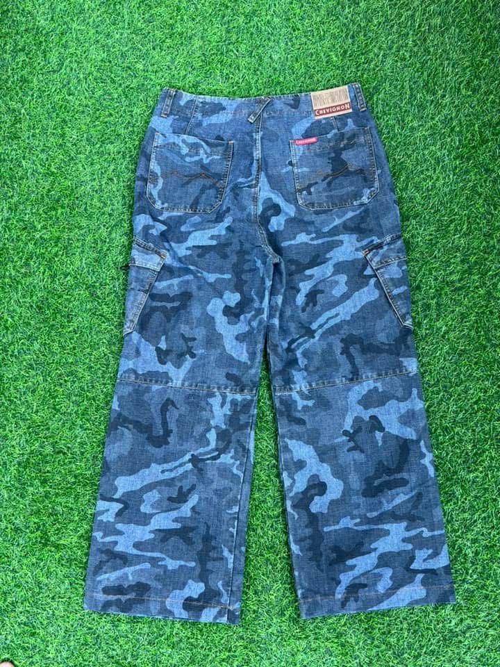 Vintage Baggy Chevignon (Category: Jeans) located in Santa Maria. Submitted by imzj123 (Listing ID 1355391552, Image 3). Description: 32-33x40.