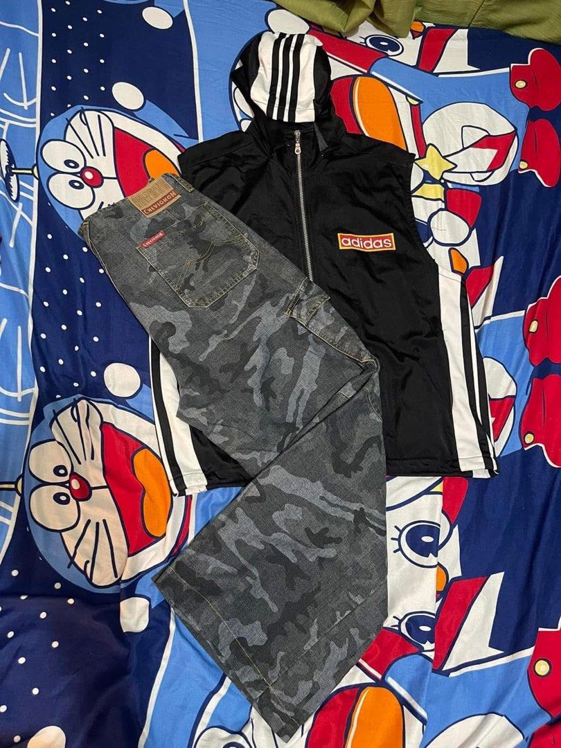 Vintage Baggy Chevignon (Category: Jeans) located in Santa Maria. Submitted by imzj123 (Listing ID 1355391552, Image 1). Description: 32-33x40.