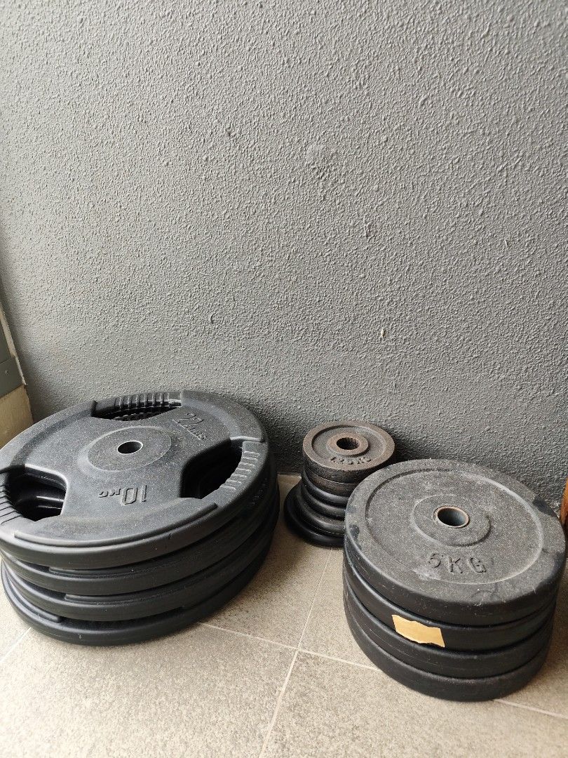 Weights Assorted (Category: Weights & Dumbbells) located in Singapore. Submitted by verygooddays (Listing ID 1355347492, Image 1). Description: 10kg *4 5kg *5 Price is $3 per Kg.
