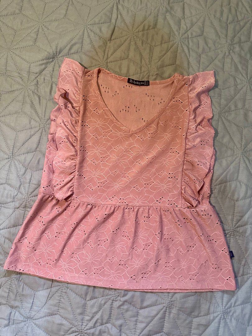 Women’s Blouse (Category: Blouses) located in Dagupan City. Submitted by thymeph (Listing ID 1355370511, Image 1). Description: Good as new condition. Color: Blush Pink/ Light Pink Rfs: Declutter.