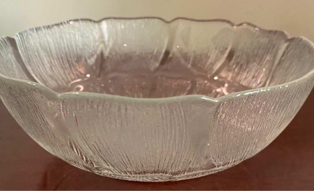 Arcoroc Vintage Serving Glass Bowl (Category: Dinnerware & Cutlery) located in Quezon City. Submitted by empowered.women (Listing ID 1355535593, Image 1). Description: Measurements 7 inches diameter 2.75 inches height 3.75 inches base diameter.