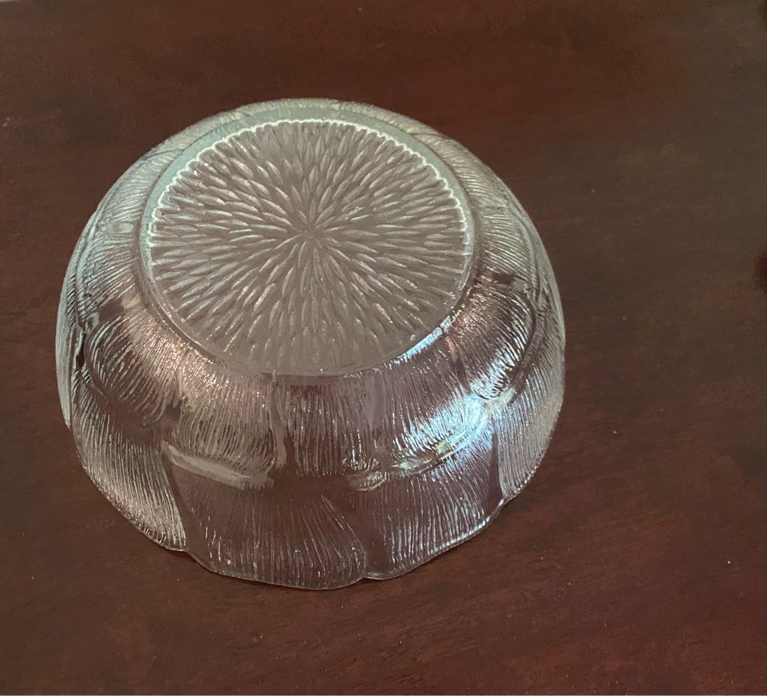 Arcoroc Vintage Serving Glass Bowl (Category: Dinnerware & Cutlery) located in Quezon City. Submitted by empowered.women (Listing ID 1355535593, Image 3). Description: Measurements 7 inches diameter 2.75 inches height 3.75 inches base diameter.