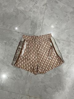 (Category: ) located in . Submitted by dressurself_bycess (Listing ID 1355621222, Image 1). Description: .