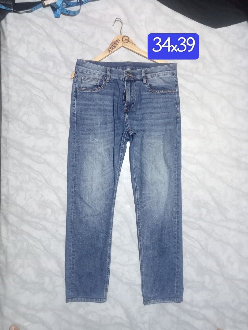 Crome Hearts jeans (Category: Jeans) located in Sagay. Submitted by kennie_3377 (Listing ID 1355515411, Image 1). Description: in good condition.