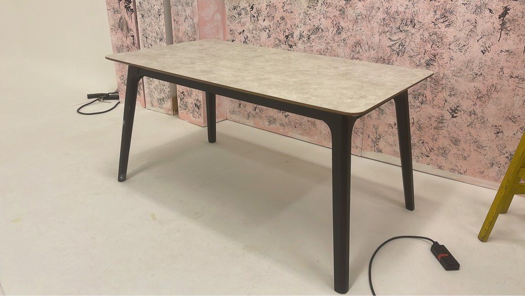 Dining Table (Category: Tables & Sets) located in Singapore. Submitted by kart.carosell (Listing ID 1355484635, Image 1). Description: H75cm/L150cm/D80cm.