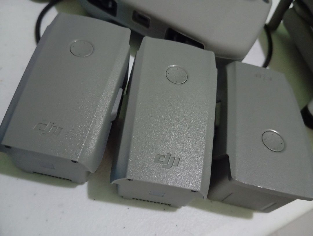 DJI Mavic Air 2 drone (Category: Drones) located in Angeles City. Submitted by olxph_649814671 (Listing ID 1355571765, Image 3). Description: for Sale fly more combo, with complete accessories. negotiable.