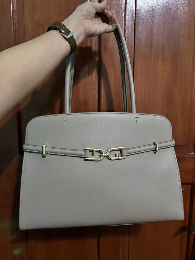 Furla Meti Large Tote (Category: Luxury Bags & Wallets) located in Las Pinas. Submitted by carou98933 (Listing ID 1355471525, Image 2). Description: Bough in Japan. SRP: 15k Good as brand new. .
