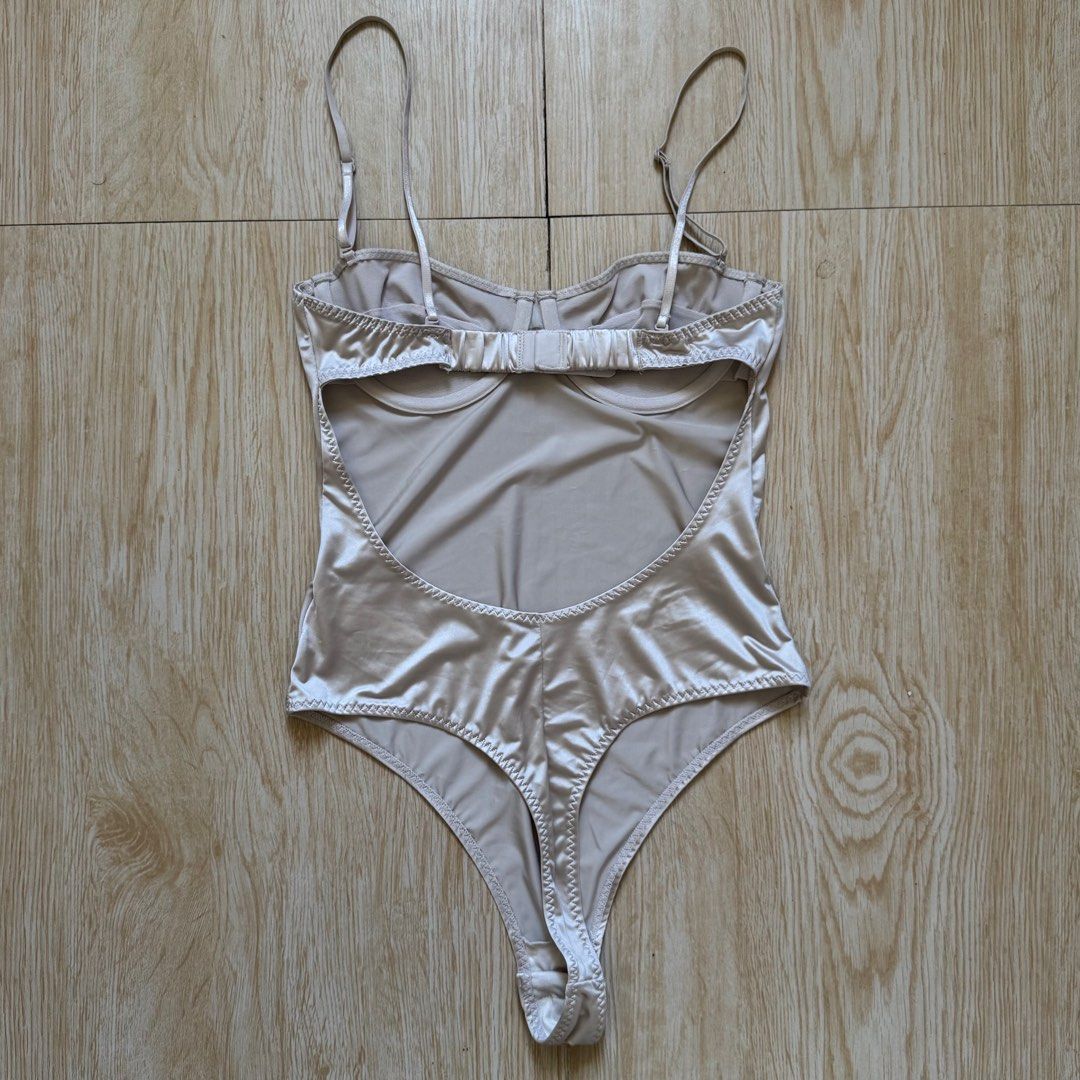 H&M Silky Backless Lingerie Bodysuit (Category: Undergarments & Loungewear) located in Carmona. Submitted by rrgl94 (Listing ID 1355511208, Image 3). Description: Size S Adjustable straps Never worn.