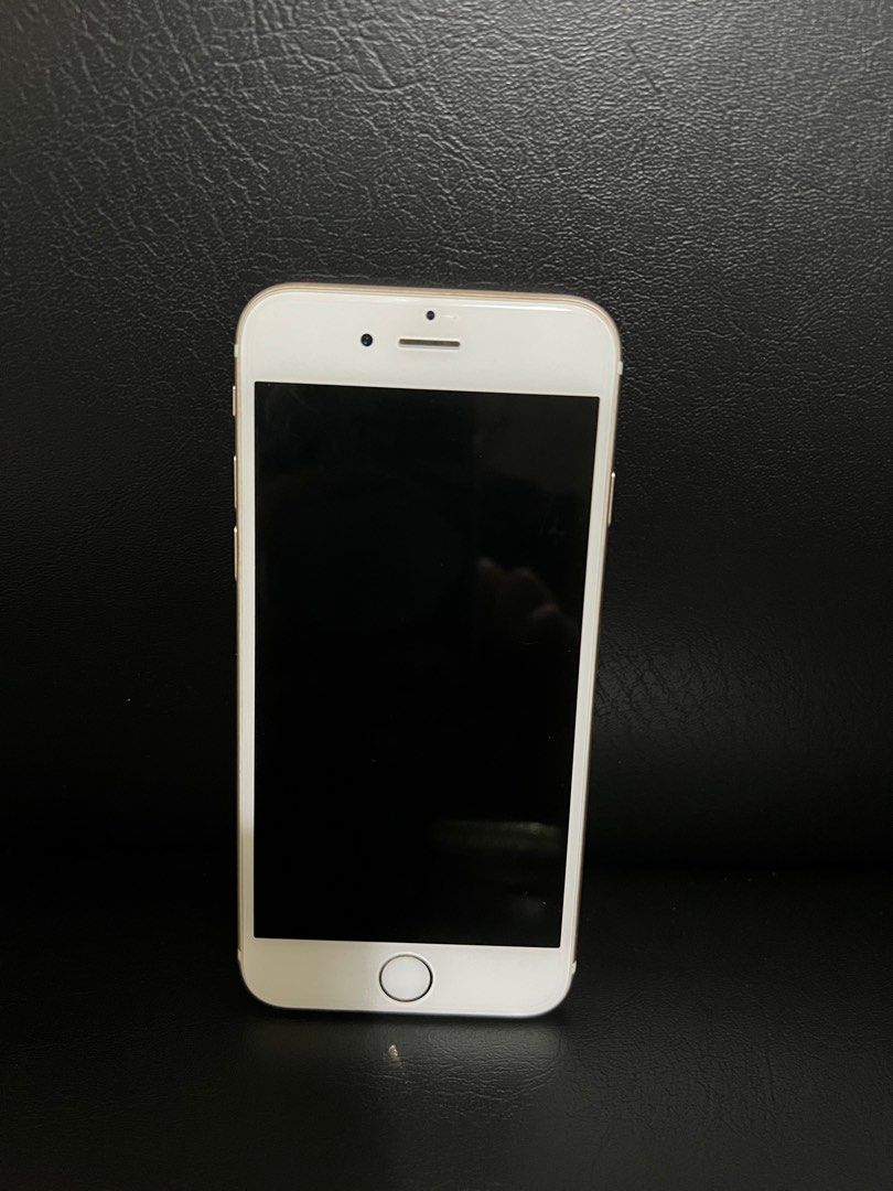 iPhone 6 32gb (Category: iPhone 6 Series) located in Paranaque City. Submitted by obeawan (Listing ID 1355562352, Image 1). Description: RFS: no longer using this phone Smart locked. Battery health 85% Has a dent on the earphone jack but still works just requires effort to plug in headphone Otherwise works well, can do calls and texts and connect to wifi just fine. No screen issues. No charger included..