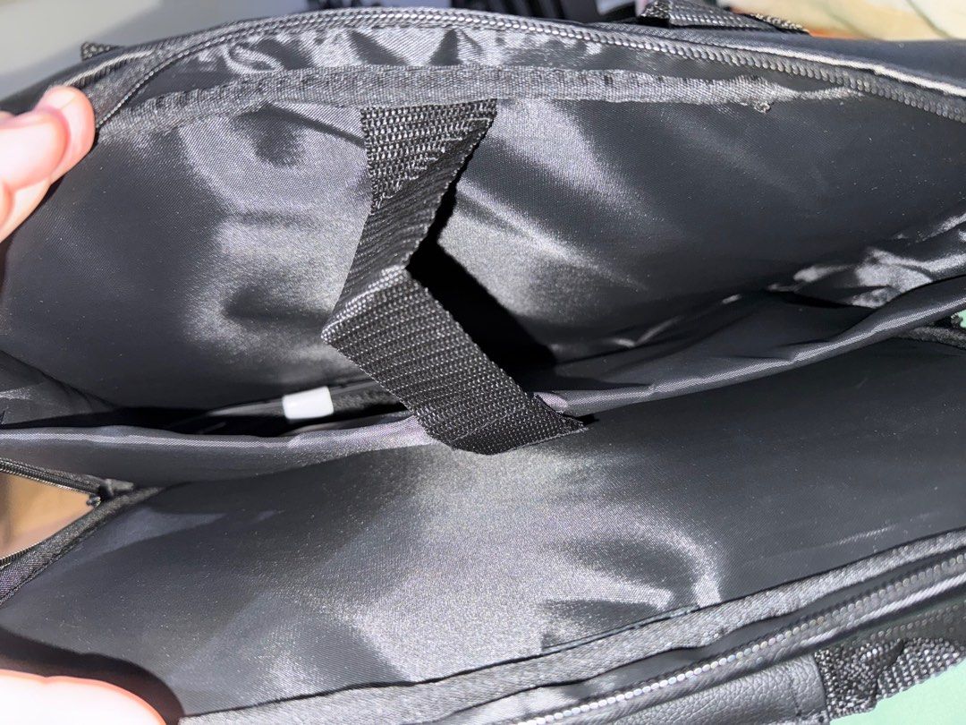 Lenovo Dicota bismart carry case (Category: Laptops & Notebooks) located in Taguig. Submitted by finds.market88 (Listing ID 1355598519, Image 2). Description: Lenovo Dicota bismart carry case 15” 0B95518 Laptop bag Lenovo T210 Laptop Bag Size 14-15.6 Inch Lenovo ThinkPad 15.6 Backpack “Flat And Lightweight - Brand new - High quality - Black color - For 14”/15”/15.6” laptops RFS: Hindi nagagamit. Napanalunan ng asawa ko raffle. .