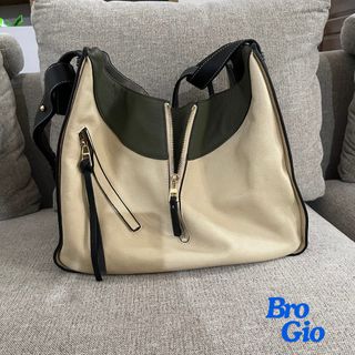 (Kategori: ) berada di . Dikirim oleh brogio (ID iklan 1355515629, Gambar 1). Deskripsi: .