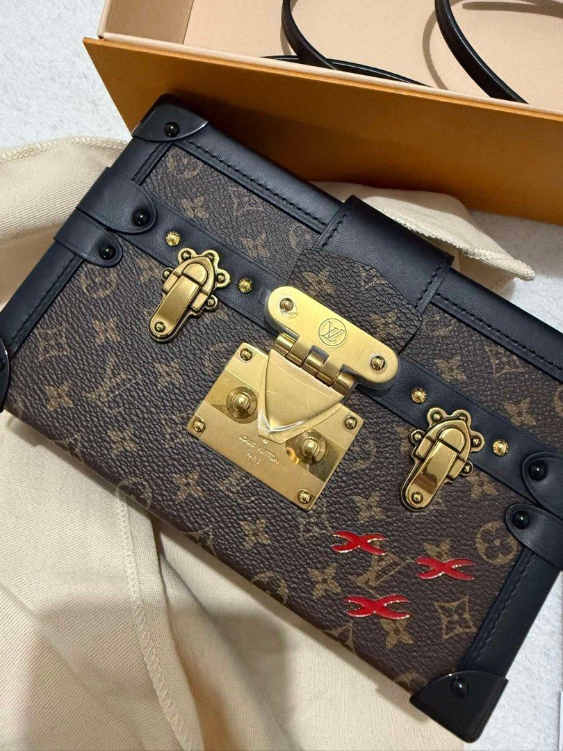 Louis Vuitton bag (Category: Luxury Bags & Wallets) located in Cainta. Submitted by jtc23 (Listing ID 1355622857, Image 2). Description: .