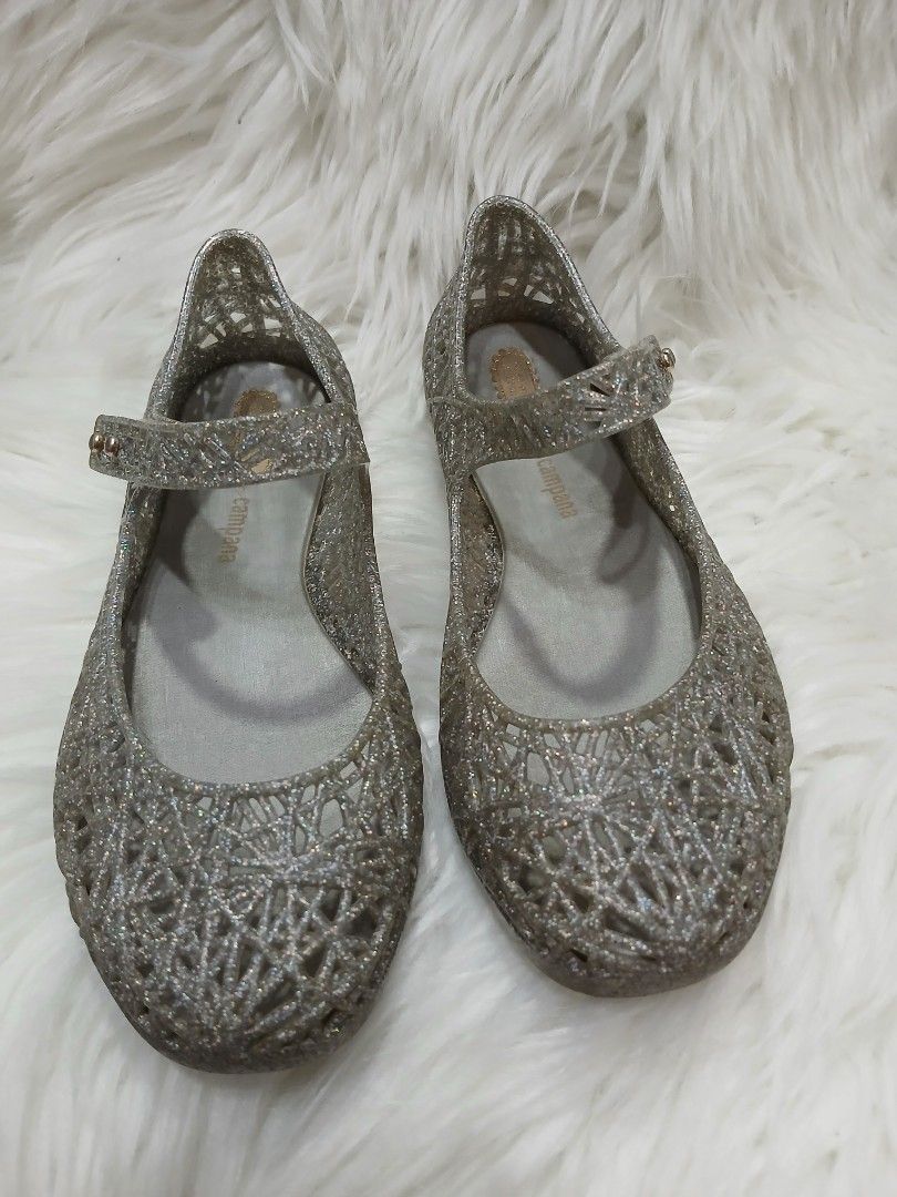 Mini Melissa Campana, us12 (cm19) (Category: Babies & Kids Fashion) located in Kidapawan. Submitted by darsarahselections (Listing ID 1355526139, Image 3). Description: Buy as is, meaning it is the buyers’ due diligence to investigate before purchasing. Items are thrifted/surplus items or as declared otherwise. No warranty, no guarantee. Thus, you understand that there’ll be no return, no exchange, and no refunds for issues as seen on photos post