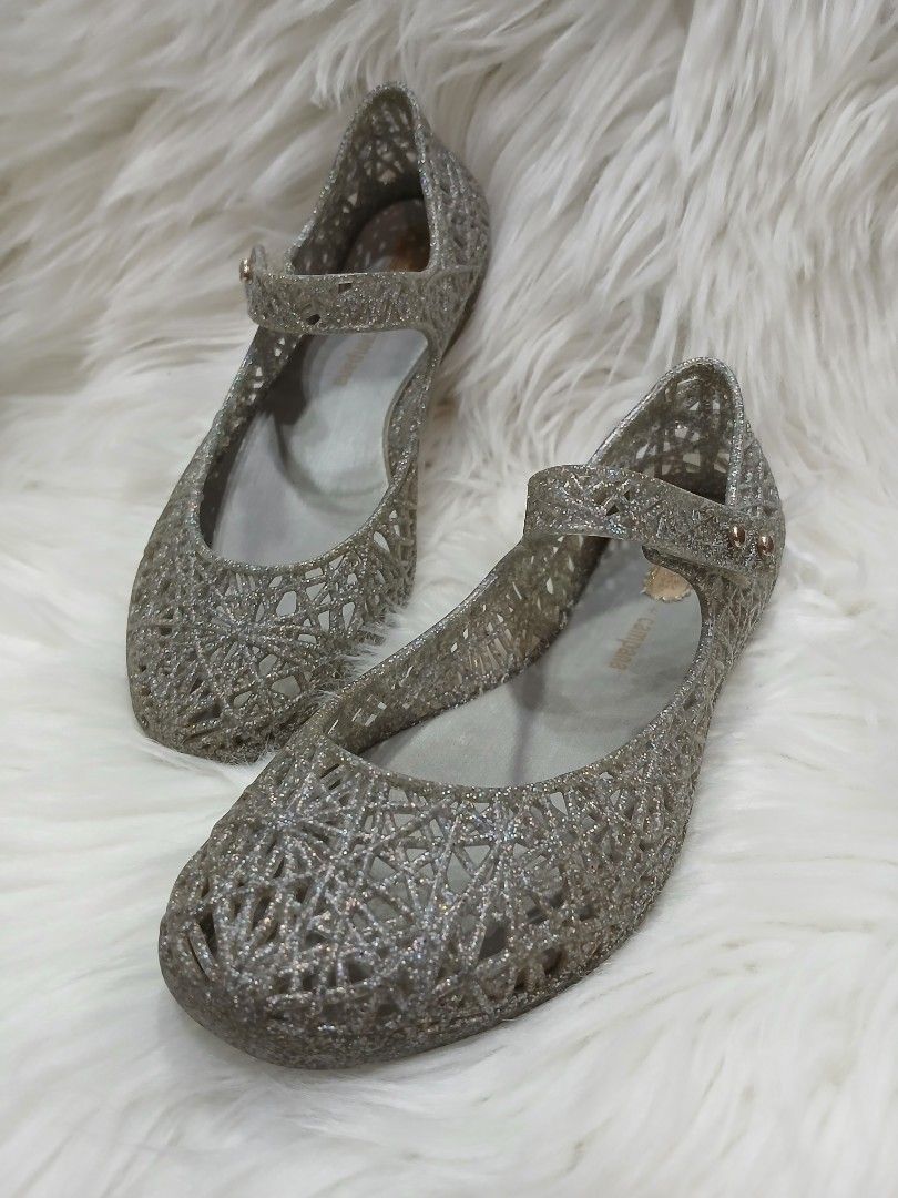 Mini Melissa Campana, us12 (cm19) (Category: Babies & Kids Fashion) located in Kidapawan. Submitted by darsarahselections (Listing ID 1355526139, Image 1). Description: Buy as is, meaning it is the buyers’ due diligence to investigate before purchasing. Items are thrifted/surplus items or as declared otherwise. No warranty, no guarantee. Thus, you understand that there’ll be no return, no exchange, and no refunds for issues as seen on photos post