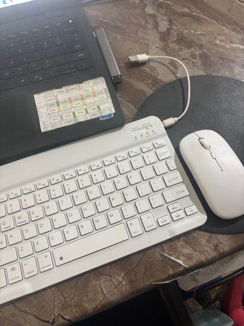 Mouse and keyboard (Category: Computer Keyboard) located in Dasmarinas. Submitted by ehradee (Listing ID 1355601283, Image 1). Description: Mouse connected via bluetooth Keyboard pa buetooth din.