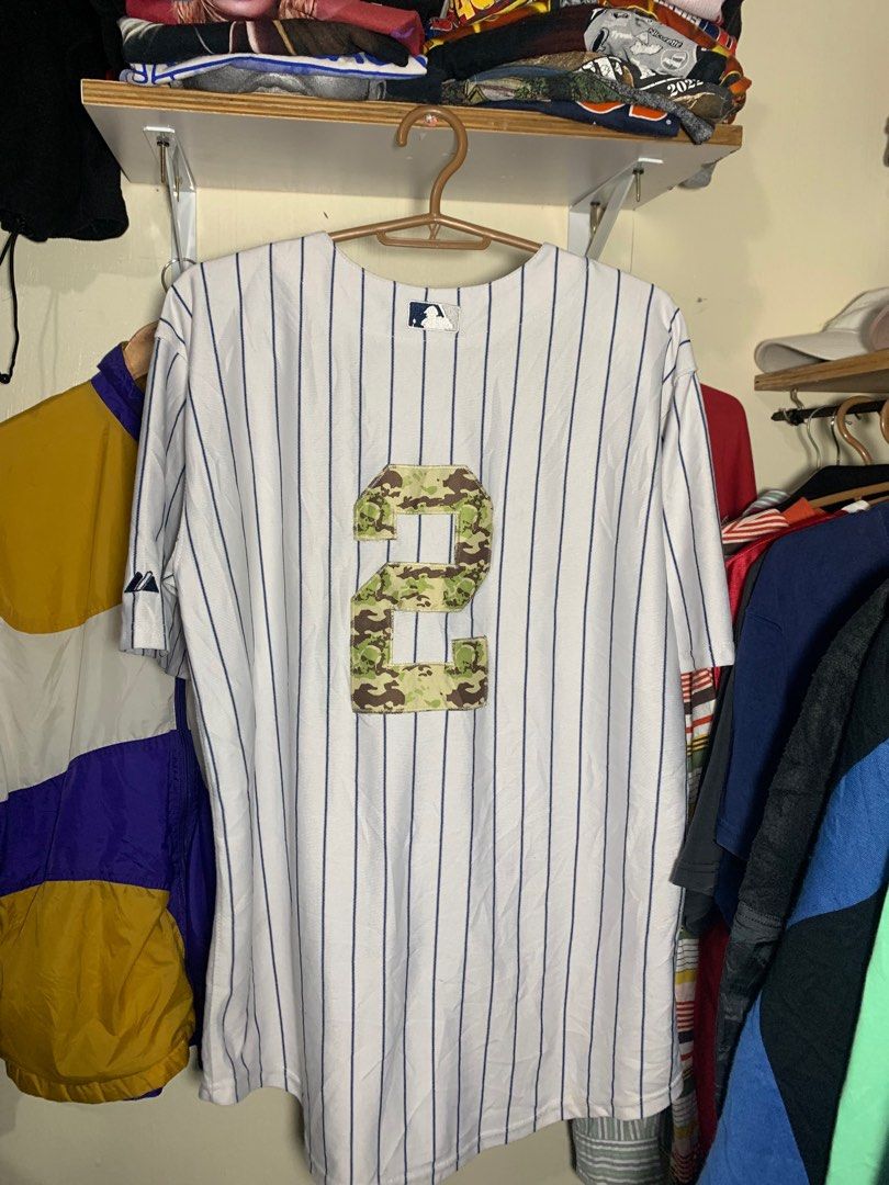 NEW YORK YANKEES BASEBALL JERSEY (Category: Activewear) located in Hermosa. Submitted by oddballs.vtg (Listing ID 1355522077, Image 2). Description: Ny yankees 21.5x30.