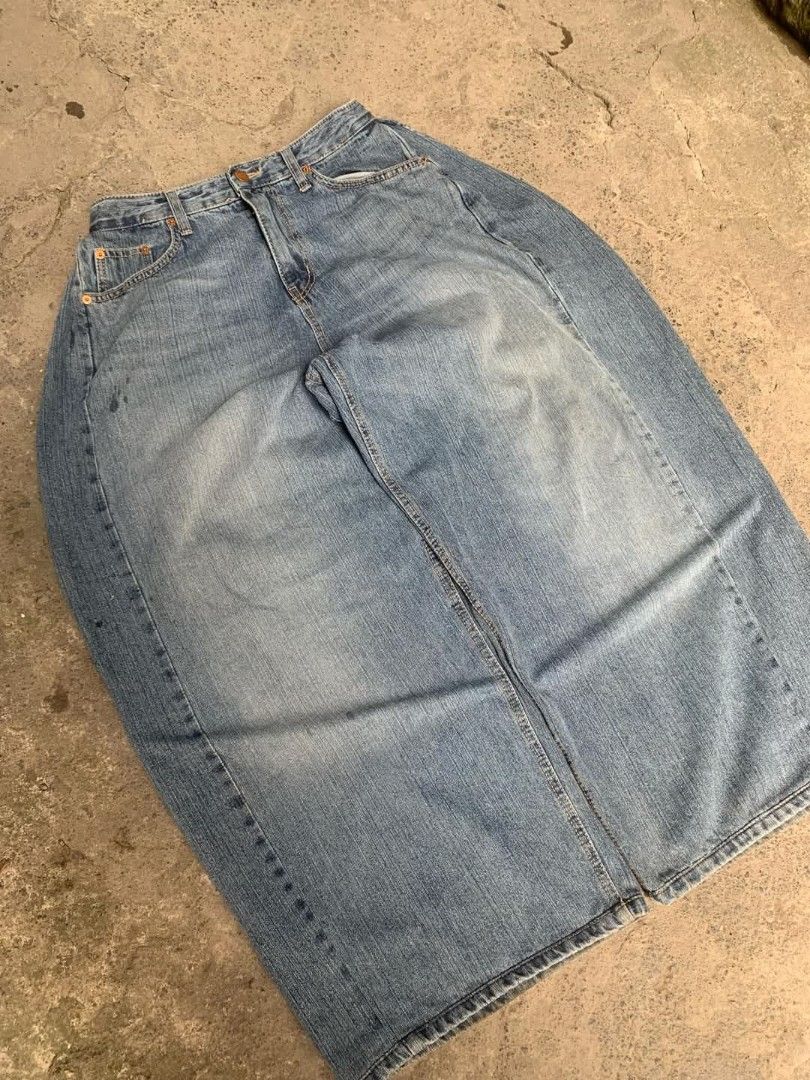 (OOTJ) LIGHT WASH BALLOON BAGGY PANTS (Category: Jeans) located in Manila. Submitted by sinacccc (Listing ID 1355606414, Image 3). Description: (OOTJ) LIGHT WASH BALLOON BAGGY PANTS L-38 W-31 MAX H-12 T-17 HARD DENIM HEAVYWEIGHT NO ISSUE GOOD CONDI BAGONG-BAGO PA CR:10/10 FAV PSG OUT.