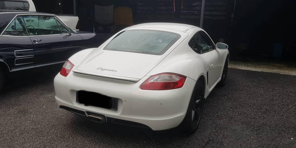 Porsche 987.1 Cayman Original Front & Rear Bumper & Fenders, Car ...