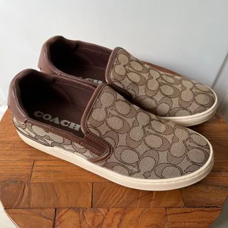 (Kategori: ) berada di . Dikirim oleh melssprelovedshop (ID iklan 1355487212, Gambar 1). Deskripsi: .