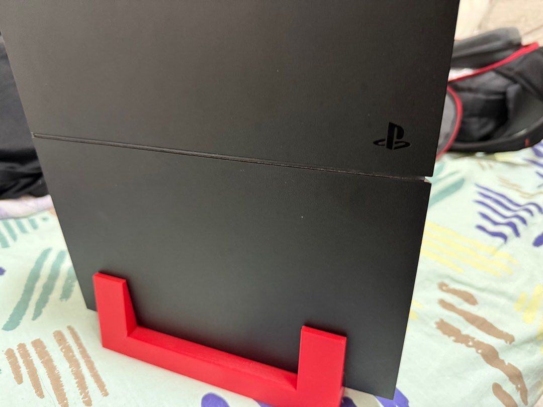 PS4 500GB (Category: PlayStation) located in Quezon City. Submitted by sherwiniirodriguez122303 (Listing ID 1355504521, Image 2). Description: For Sale / Swap: 3ds Inclusions: • Power cable • HDMI cable • 3D-printed stand Condition: Naka-seal pa at minsan lng nagamit. With controller plug and play nlng. Trade Option: Pwedeng swap sa 3DS XL + cash PM lang kung interesado! Around manila meetup. Preferably malapit sa Quirino station .