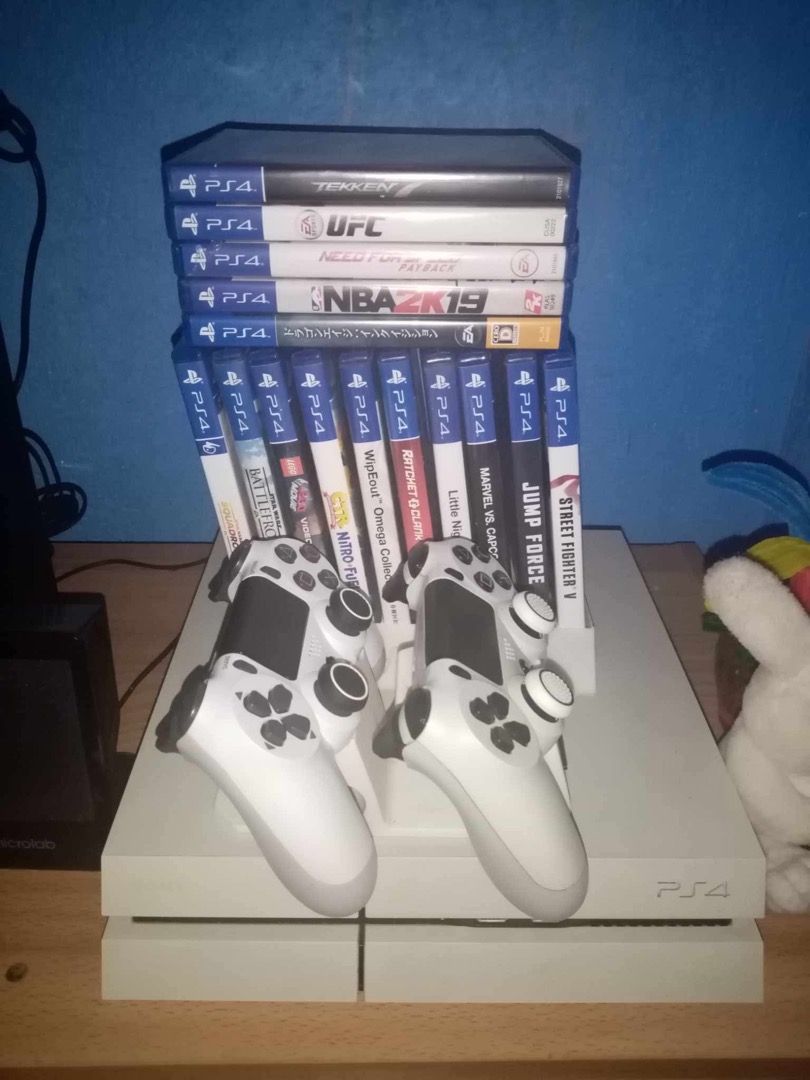 PS4 Complete set. 15 games included (Category: PlayStation) located in Las Pinas. Submitted by xhinliii (Listing ID 1355483814, Image 1). Description: PS4 complete set Inclusions: 15 games 2 controllers and original sony ps4 charging station. Shipping fee shouldered by buyer..