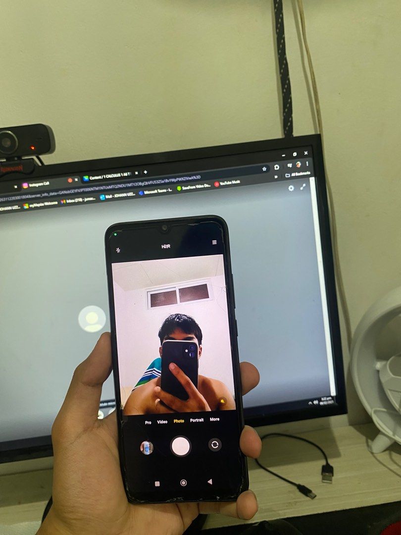 Redmi 10c (Category: Android Others) located in Las Pinas. Submitted by jumacainag (Listing ID 1355490669, Image 1). Description: Redmi 10C No Issue Tempered glass lang yung crack Las Pinas City Dm for offers.