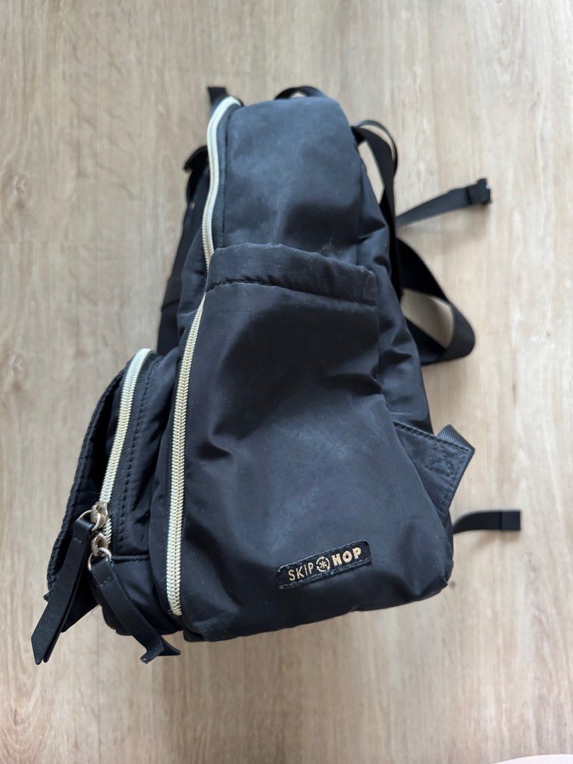 Skip Hop Diaper Bag (Category: Other Baby Bathing & Changing Needs) located in Quezon City. Submitted by chanhr (Listing ID 1355475583, Image 2). Description: Skip Hop Diaper Bag Multiple compartments inside and outsides Have straps to wrap around stroller handle Easy wet tissue access .