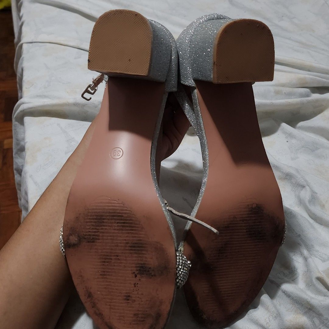Suki Glitter Heels (Category: Heels) located in Angeles City. Submitted by esutetikka (Listing ID 1355597688, Image 2). Description: 25 cm - 25.5 cm.