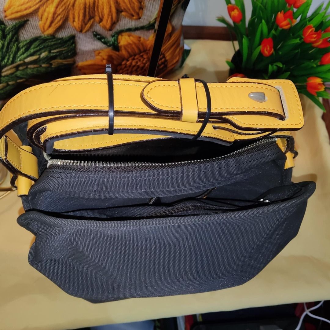 TNA Sling/Body Bag (Category: Sling Bags) located in Quezon City. Submitted by legitimo (Listing ID 1355615455, Image 3). Description: Fashion Sling Bag.