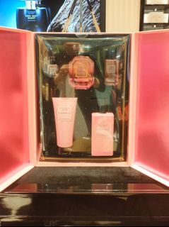 (Category: ) located in . Submitted by chic_red_pocket (Listing ID 1355577294, Image 1). Description: .