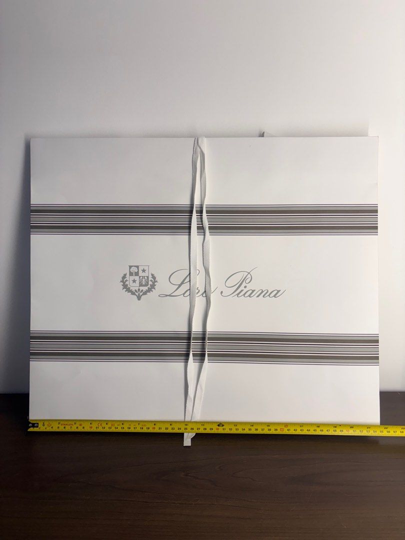 2025 Loro Piana White Bag (Category: Luxury Bags & Wallets) located in Subic. Submitted by parisianboxes (Listing ID 1350930688, Image 2). Description: Size: XL 55x18x46cm Pls read all: All items are original and authentic from Paris, France.🇫🇷🇫🇷🇫🇷 Check out our reviews for more info. You can also DM me on IG: parisianboxes Last prices posted. Prices are based on size, weight, shipment rates and availability. ♥️♥️♥️ Disclaimer: All joy rese