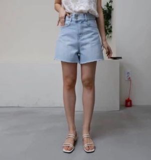 由 CCVVU (刊登 ID 1350908926，圖片 1) 提交，位於 的 (類別：)，說明：。