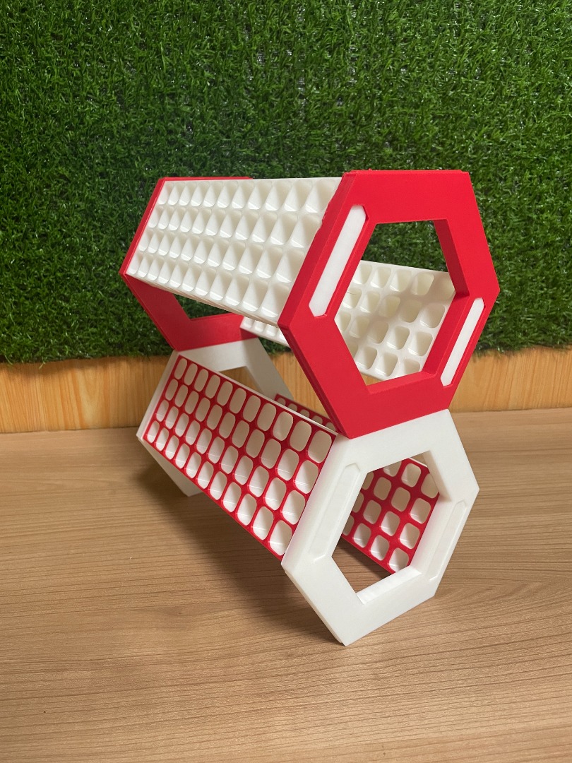 Alcohol/Acrylic Marker Rack, Looking For on Carousell