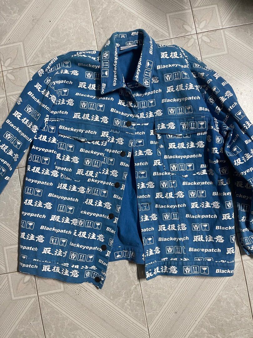 Black eye patch jacket （分類：外套及戶外衣服）位於 Hong Kong。 由 jackiechhhh 提交（商品編號 1350957980，圖片 1）。簡介： 可小議。