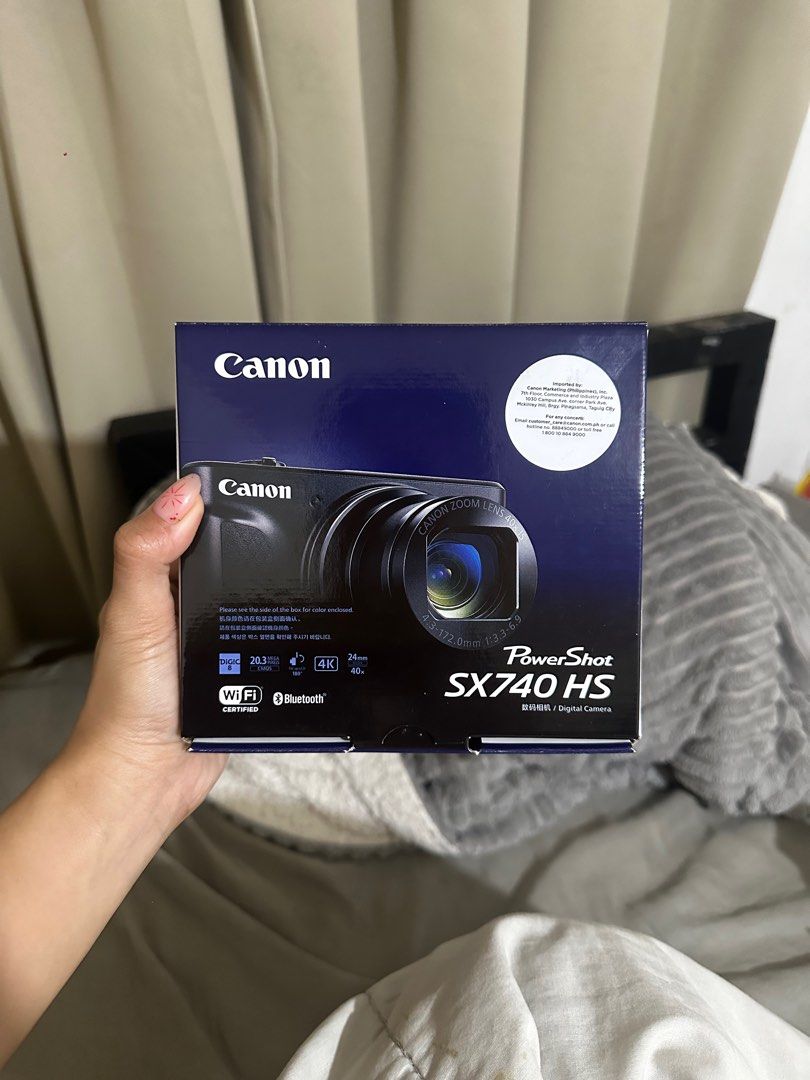 Canon SX740 HS (Category: Cameras) located in San Carlos. Submitted by dainty.ph (Listing ID 1351051037, Image 1). Description: BRAND NEW SX740HS!! ✨G7X DUPE ✨ 🔖 with canon warranty INCLUSIONS: 🔖 box 🔖 manual 🔖 battery 🔖 battery charger 🔖 strap 📌 can meet-up quezon city/baguio/pangasinan/mandaluyong PM ME PLEASE THANK YOU ! ♡ .