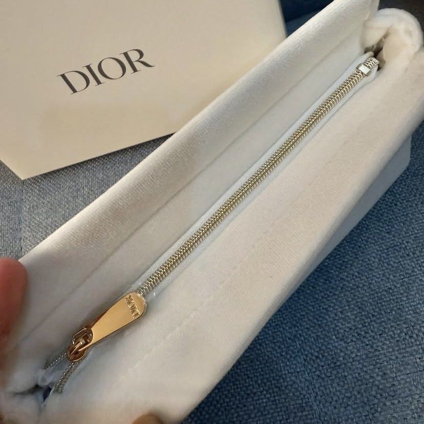 Christian Dior Pouch (Category: Luxury Bags & Wallets) located in Pateros City. Submitted by omniabeautyph. (Listing ID 1351030848, Image 3). Description: CD Complimentary Velvet Pouch Brand new w box fits Iphone Pro Max.