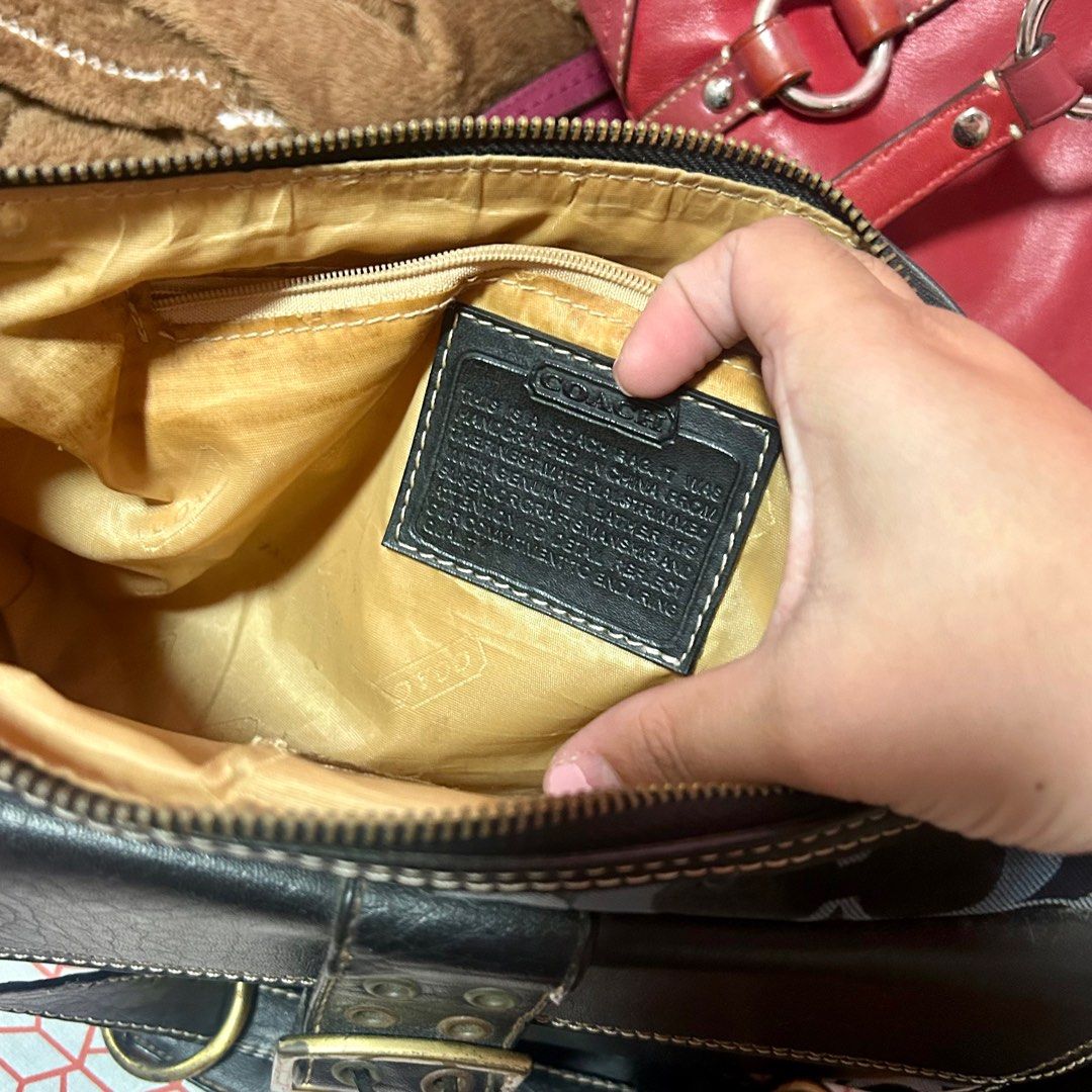 Coach Legacy Kili Bag (Category: Luxury Bags & Wallets) located in Cavite. Submitted by avery.declutter (Listing ID 1351019949, Image 3). Description: CONDITION: • Good condition • End of the strap needs repair but still attached.