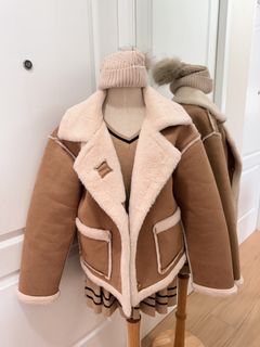 (Category: ) located in . Submitted by LaCappottiStyle (Listing ID 1350955671, Image 1). Description: .