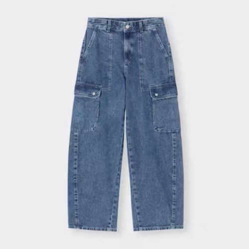 GU Cargo Barrel Jeans Medium (Category: Jeans) located in Manila. Submitted by declutterwithac (Listing ID 1350968428, Image 2). Description: Used once! Size medium Location: San Juan Manila.