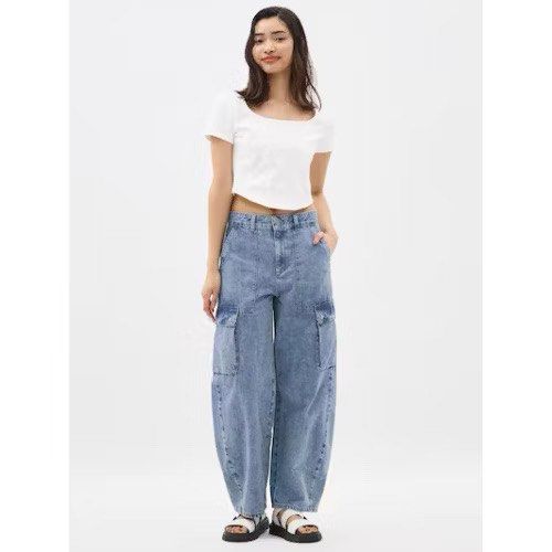 GU Cargo Barrel Jeans Medium (Category: Jeans) located in Manila. Submitted by declutterwithac (Listing ID 1350968428, Image 1). Description: Used once! Size medium Location: San Juan Manila.