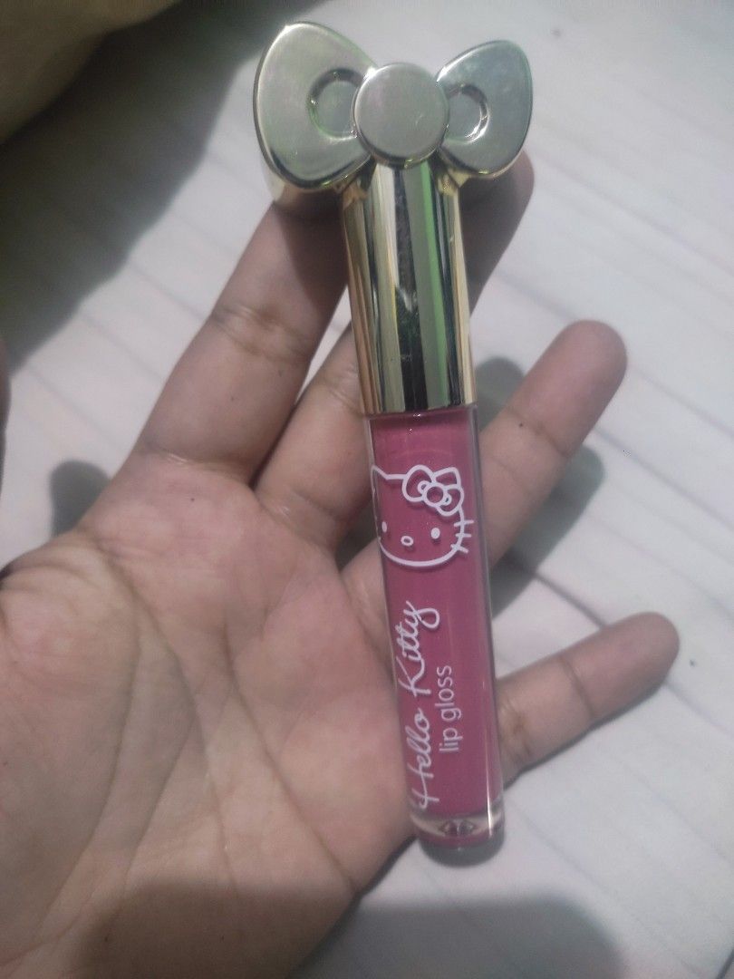 Hello Kitty Make up (Category: Makeup) located in Manila. Submitted by thriftstoreph (Listing ID 1350913376, Image 2). Description: 400 each foundation & lipgloss avail no box (naitapon na).