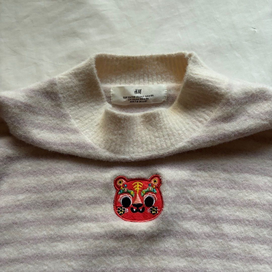 H&M striped fuzzy sweatshirt (Category: Babies & Kids Fashion) located in Pateros City. Submitted by nextstaple (Listing ID 1351070319, Image 3). Description: soft and comfy fabric can also fit womens small to medium.