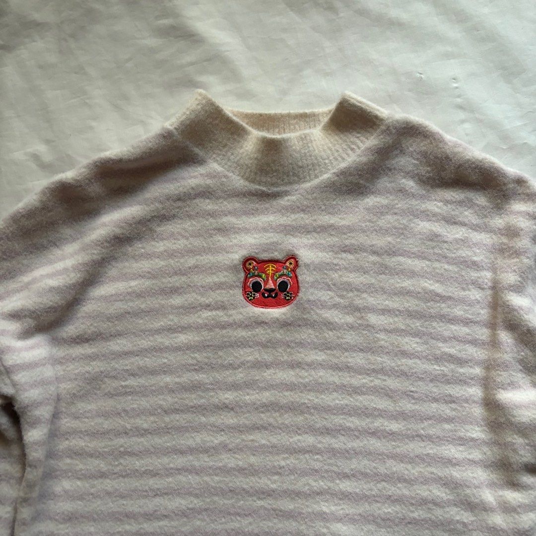 H&M striped fuzzy sweatshirt (Category: Babies & Kids Fashion) located in Pateros City. Submitted by nextstaple (Listing ID 1351070319, Image 2). Description: soft and comfy fabric can also fit womens small to medium.