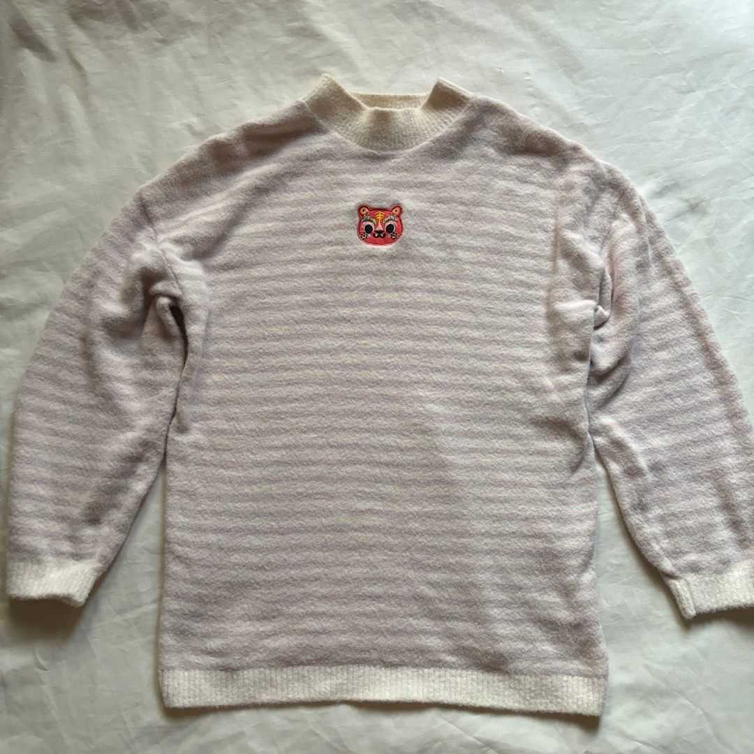 H&M striped fuzzy sweatshirt (Category: Babies & Kids Fashion) located in Pateros City. Submitted by nextstaple (Listing ID 1351070319, Image 1). Description: soft and comfy fabric can also fit womens small to medium.