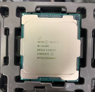 Intel Xeon W-2140B 8-core CPU462373869931745280