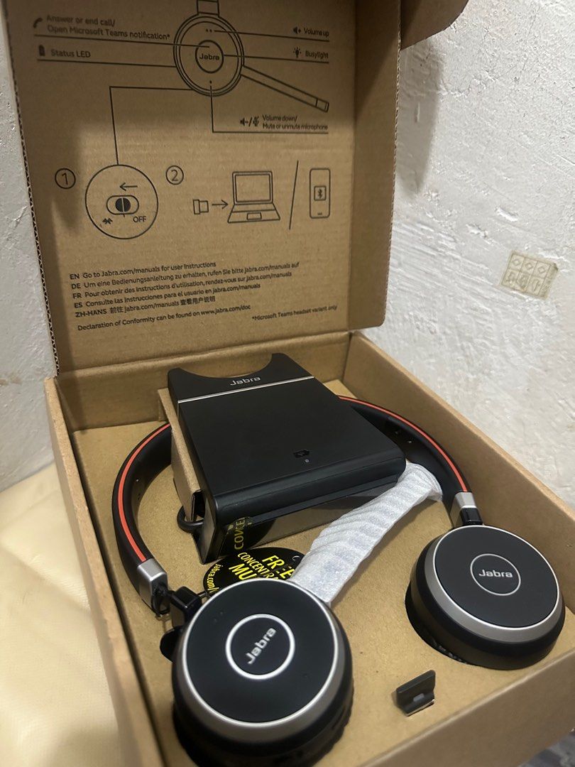 JABRA Evolve 65 MS Wireless Stereo (Category: Headphones & Headsets) located in Makati City. Submitted by avalanche18 (Listing ID 1351070741, Image 2). Description: BRAND NEW UNSEALED INCLUSIONS - with Link 370 USB Adapter - Charging Stand USB A - Stereo Headphones with Microphone .
