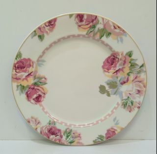 (Category: ) located in . Submitted by vintagesecretgarden (Listing ID 1351065569, Image 1). Description: .