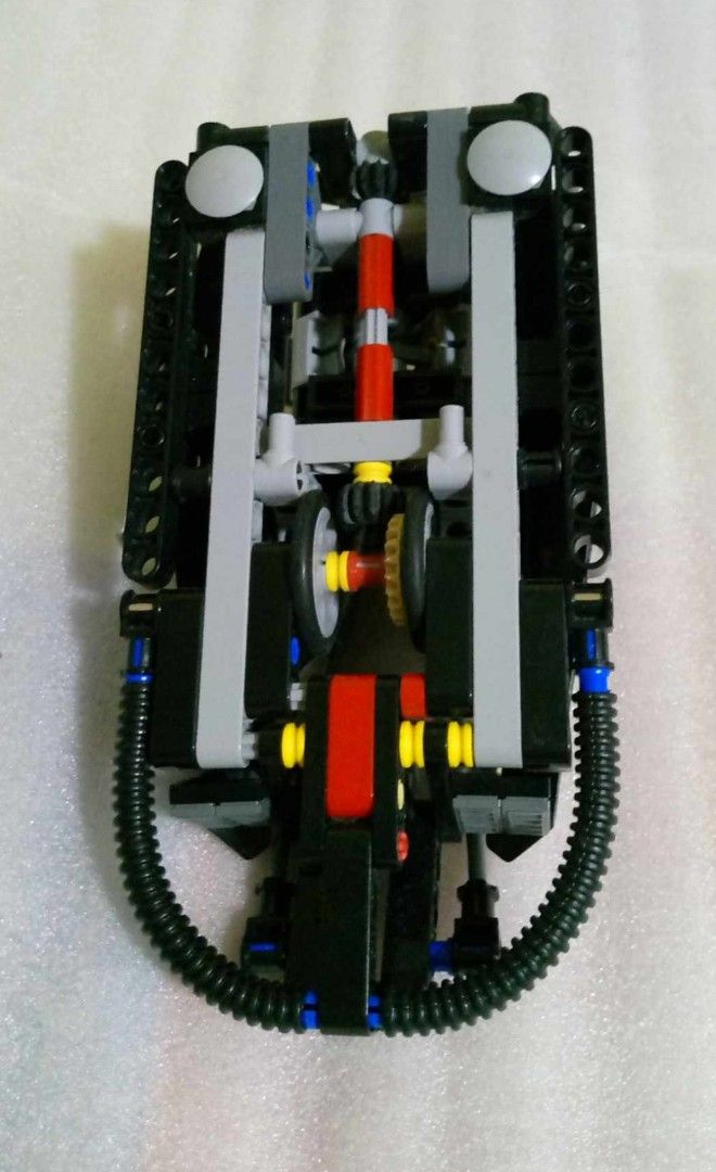 Lego Technic Hovercraft (Category: Lego & Building Sets) located in Pasig City. Submitted by liezel-liezel (Listing ID 1350948713, Image 3). Description: As is NO BOX NO MANUAL Pasig City location Shipping at your ezpense.